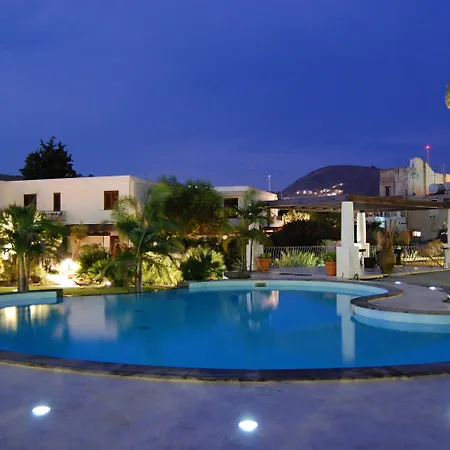 Ξενοδοχείο με διαμερίσματα La Giara 4*