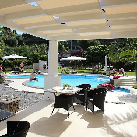 La Giara Hotel apartamentowy 4*