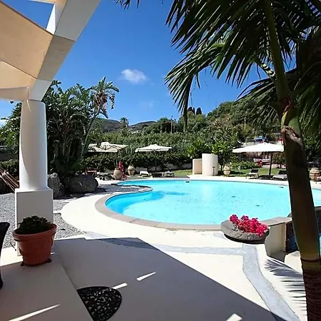 La Giara Aparthotel 4*