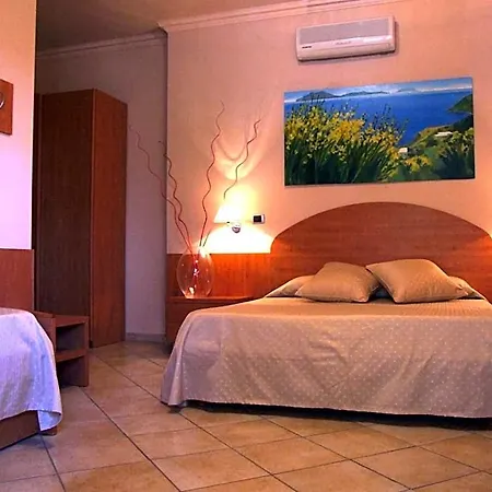 La Giara Aparthotel 4*