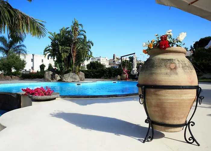 La Giara Aparthotel 4*